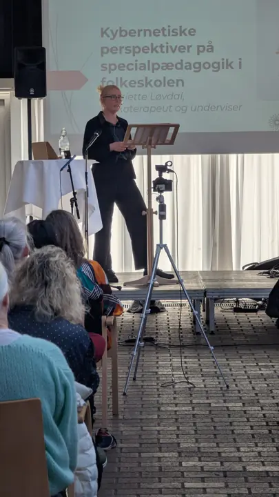 Henriette Løvdal: Kybernetiske perspektiver på specialpædagogik i folkeskolen