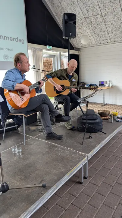 Musik fra scenen