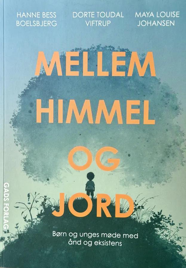 Omslag: Mellem himmel og jord